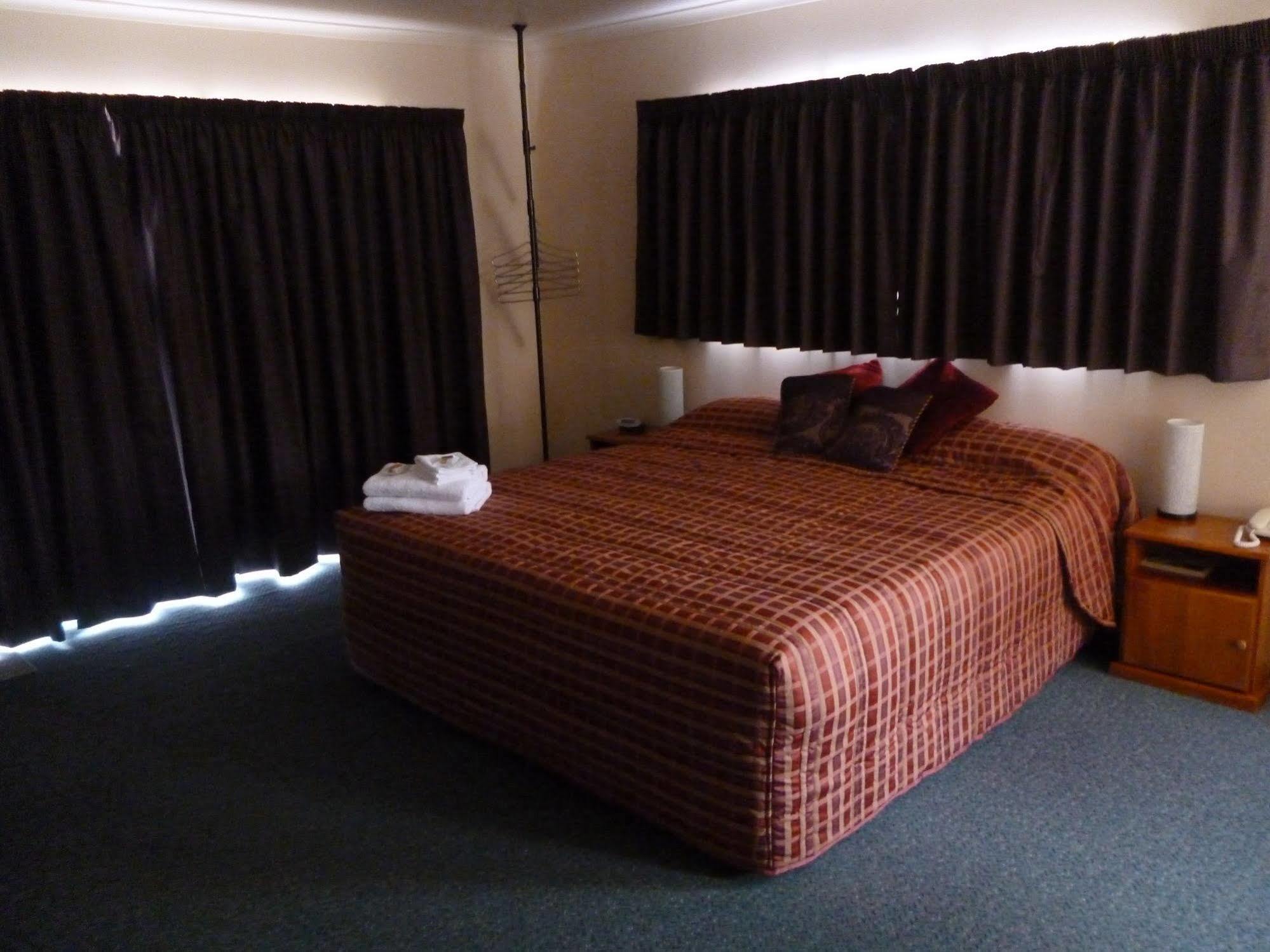 Heritage Court Motel Invercargill Exterior photo